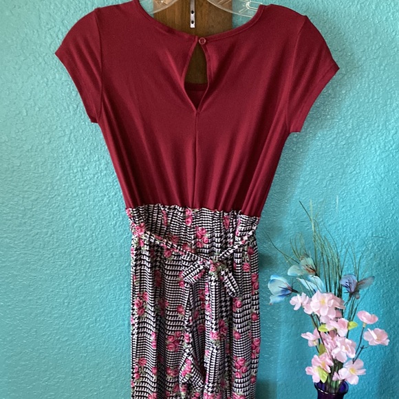 Extremely Me | Girls Floral Jumpsuit - Picture 2 of 4